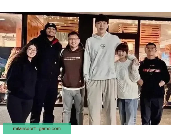 杨瀚森女友与利拉德儿子欢乐互动社媒晒温馨合影瞬间